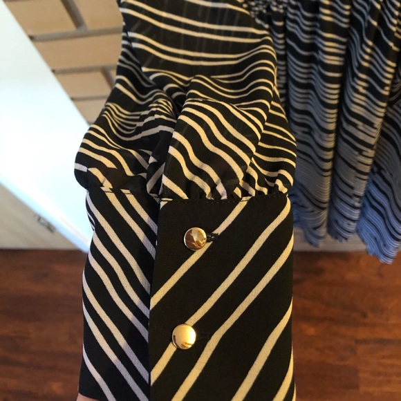 H&M- Casual Striped Midi Dress - Picture 5 of 5